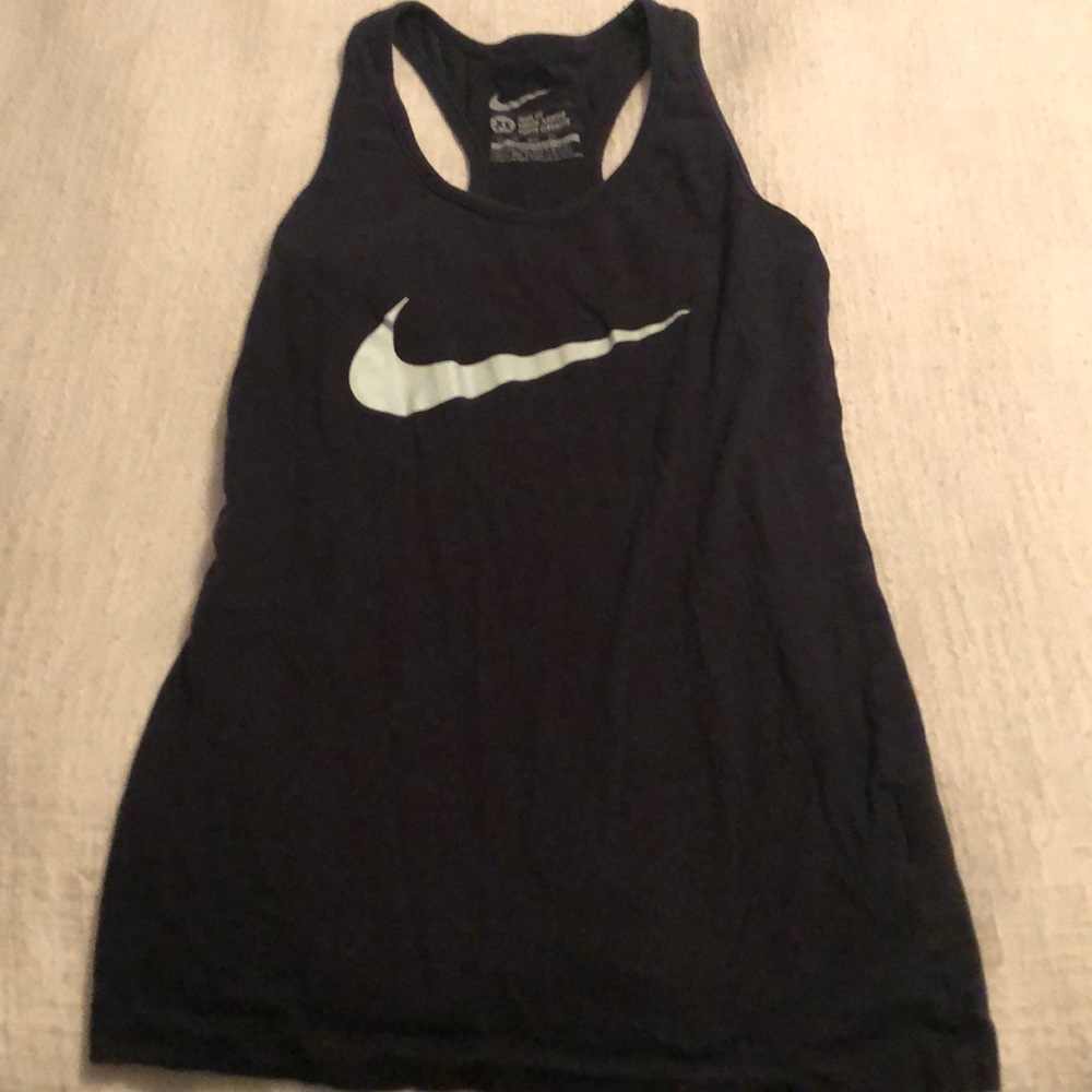 Black nike workout tank